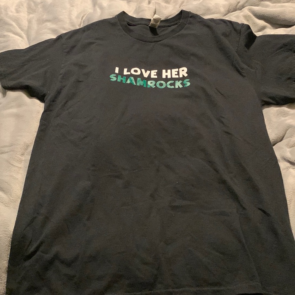 Tee shirt